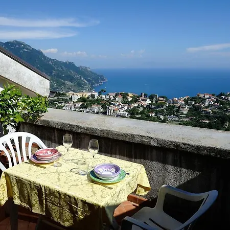 Bellavista Apartment *