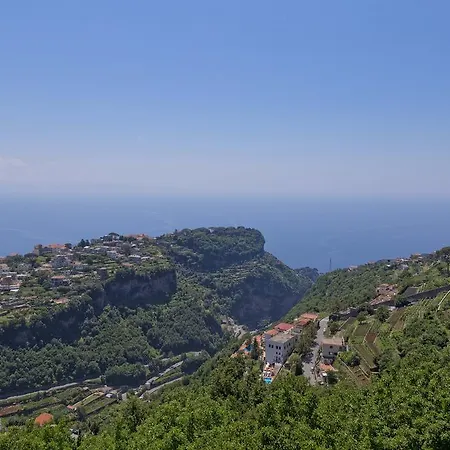 Bellavista شقة
